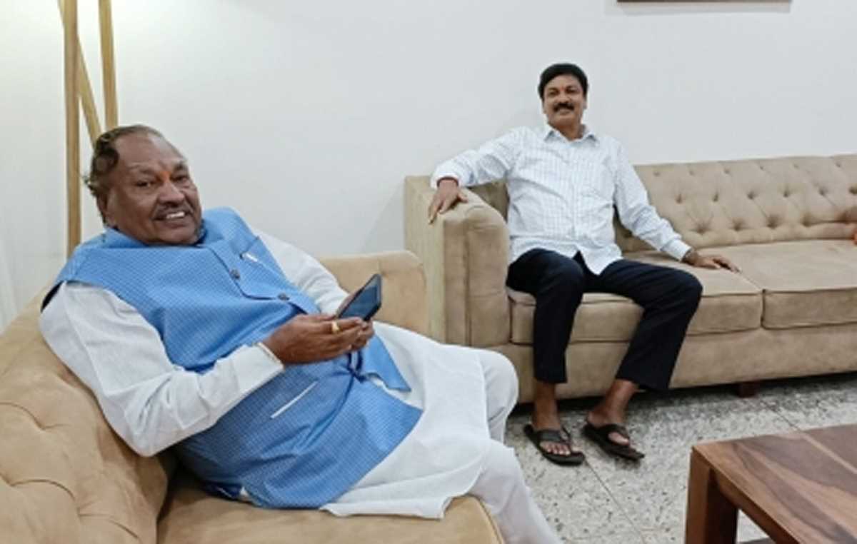 कर्नाटक मंत्रिमंडल के विस्तार के लिए भाजपा पर बढ़ा दबाव, जारकीहोली और ईश्वरप्पा विधानसभा सत्र से रहे बाहर